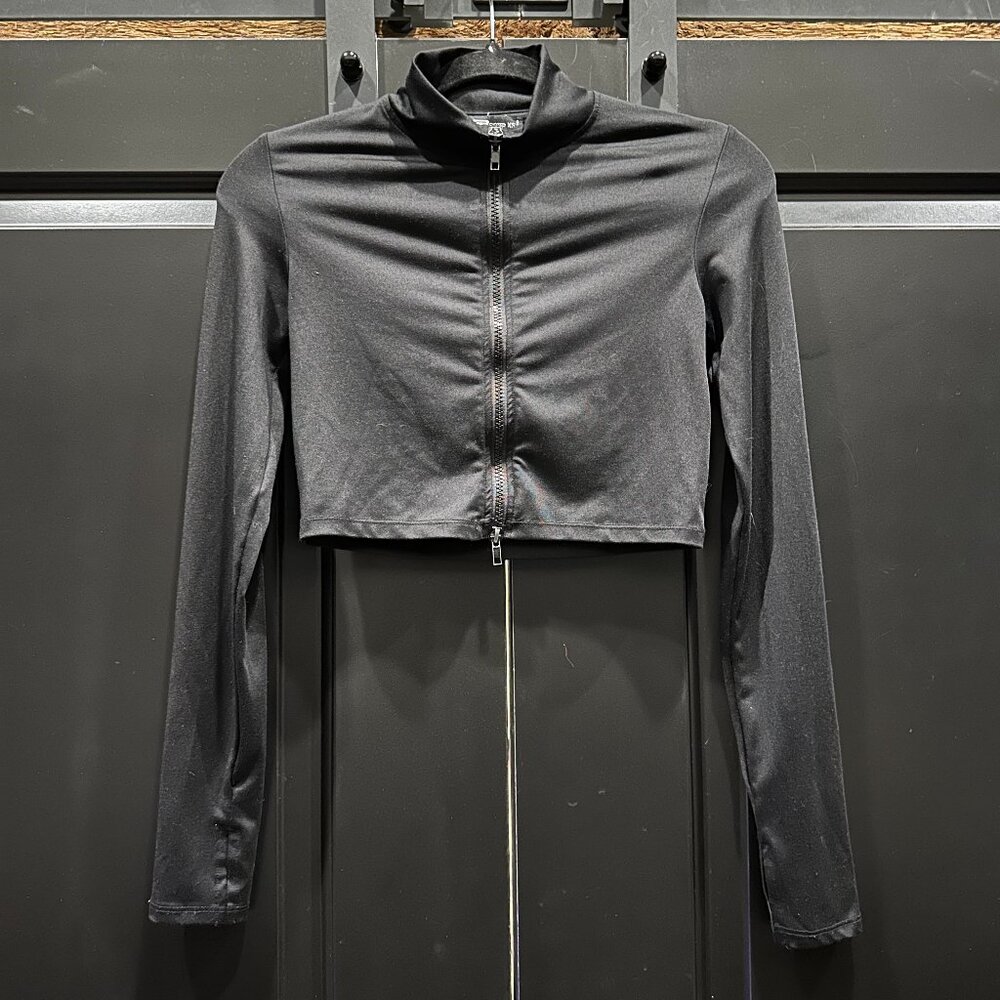 Black Cropped Full Zip Long Sleeve Athletic Mockneck Workout Top with Thumb Hole
